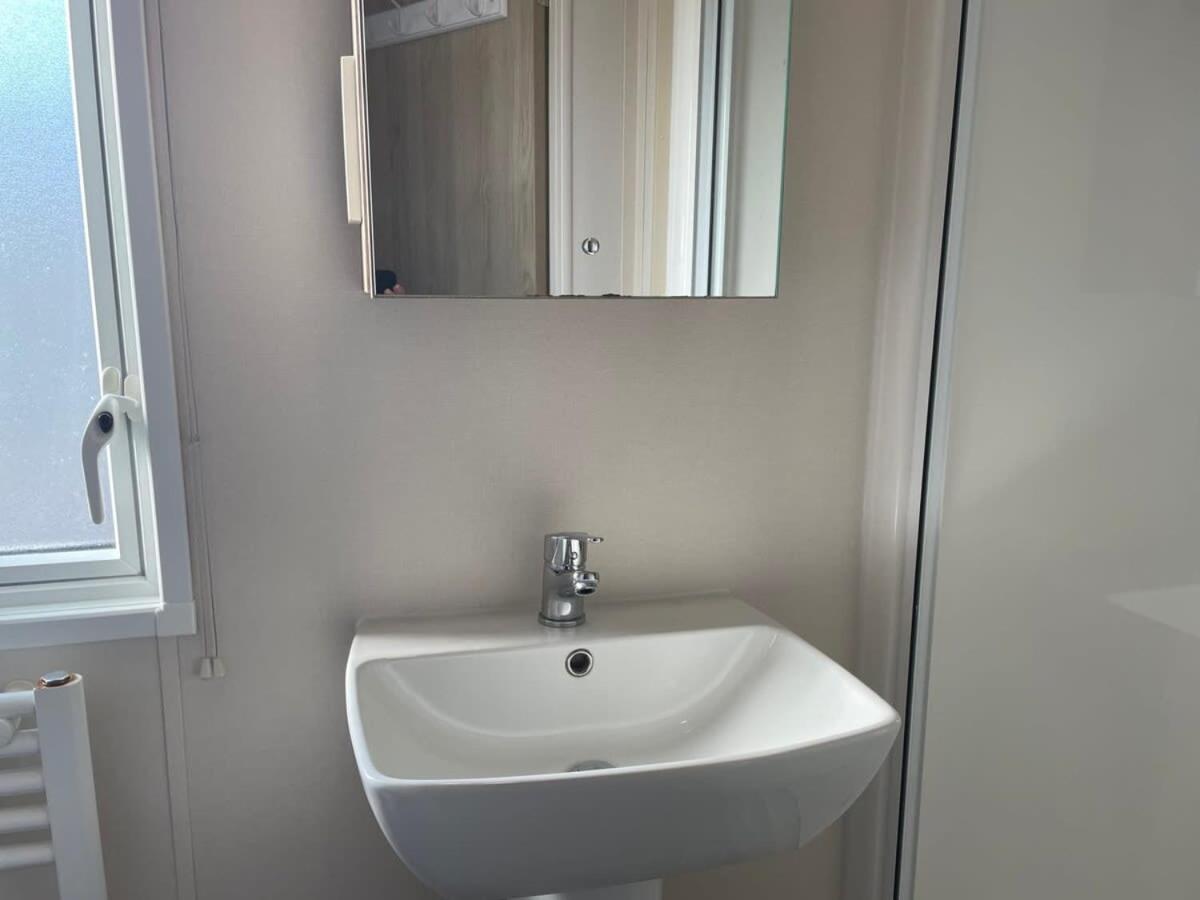 74 Bayside Cove Pevensey Bay Holiday Park Екстер'єр фото